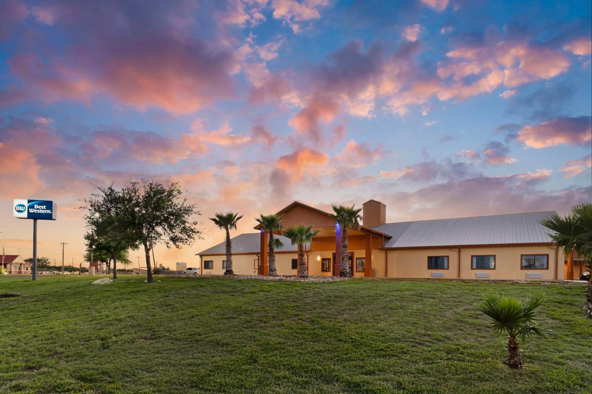 Best Western Hebbronville Inn מראה חיצוני תמונה